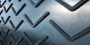 Tapis de pont de van, rampe camion chevaux à chevrons,  Ép. 4.5 mm Largeur 120 cm 130 cm