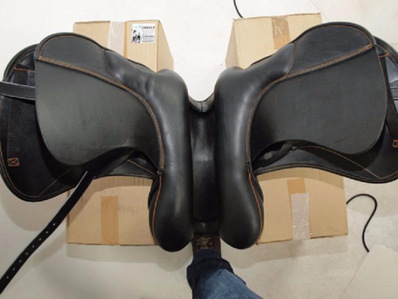 ZALDI  - Selle Dressage SANJORGE creuse ou semie creuse sur mesure 15.5 pouces NOIR