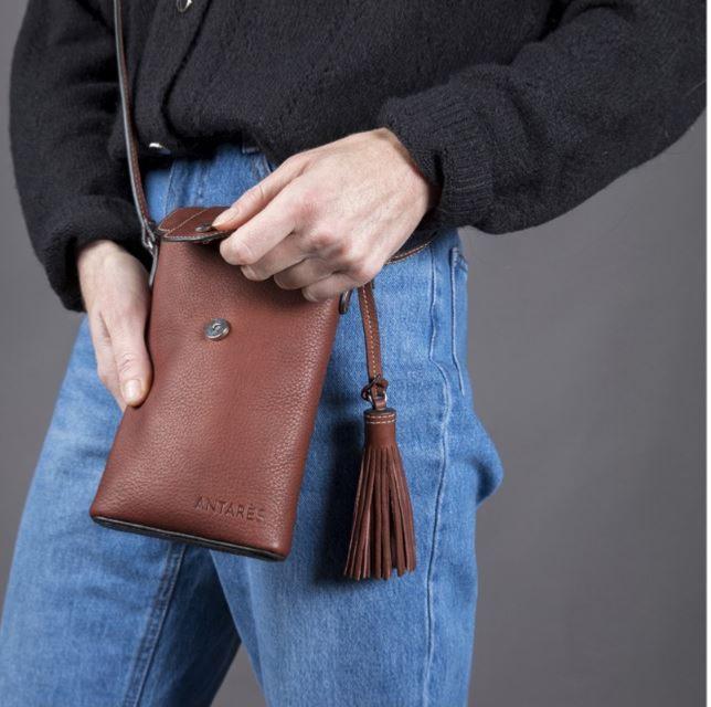 ANTARES - Pochette Portée Bandoulière en Cuir Grainé, LISBONNE NOIR