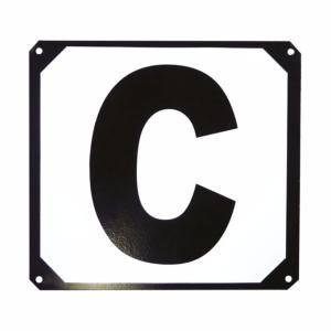 HIPPOTONIC - 12 Lettres sur plaque métal pour carrière de Dressage 20 X 60 M