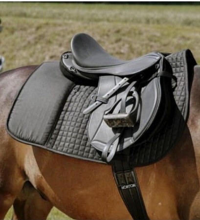 Selle de randonnée Norton et tapis à poches Norton